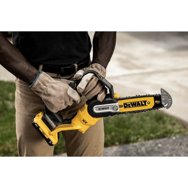 Motofierastrau compact fara acumulatori DeWalt DCMPS520N