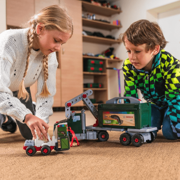 Set camion cu trusa scule de jucarie IXOLINO Bosch TK8640
